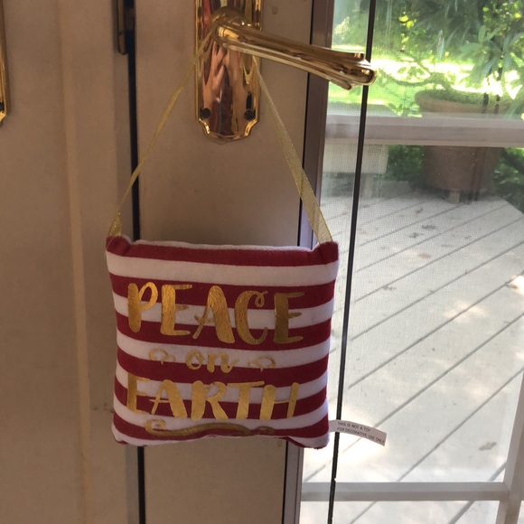 2 Christmas themed soft decorative hanging pillows - Picture 11 of 16